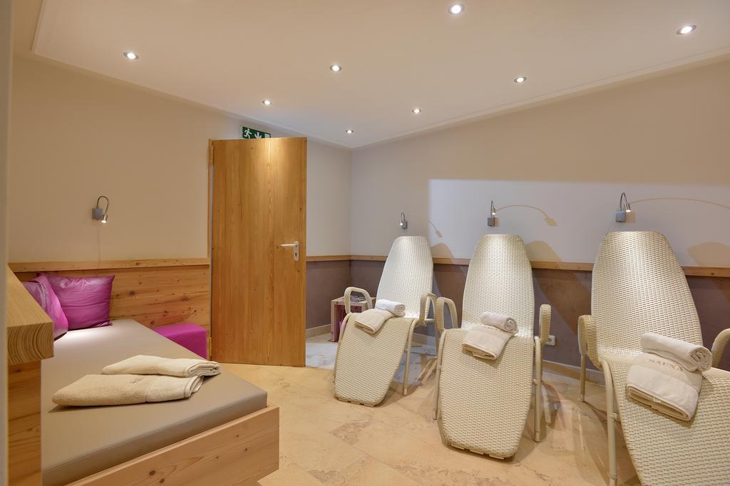 Hotel Maximilian Mayrhofen Rum bild